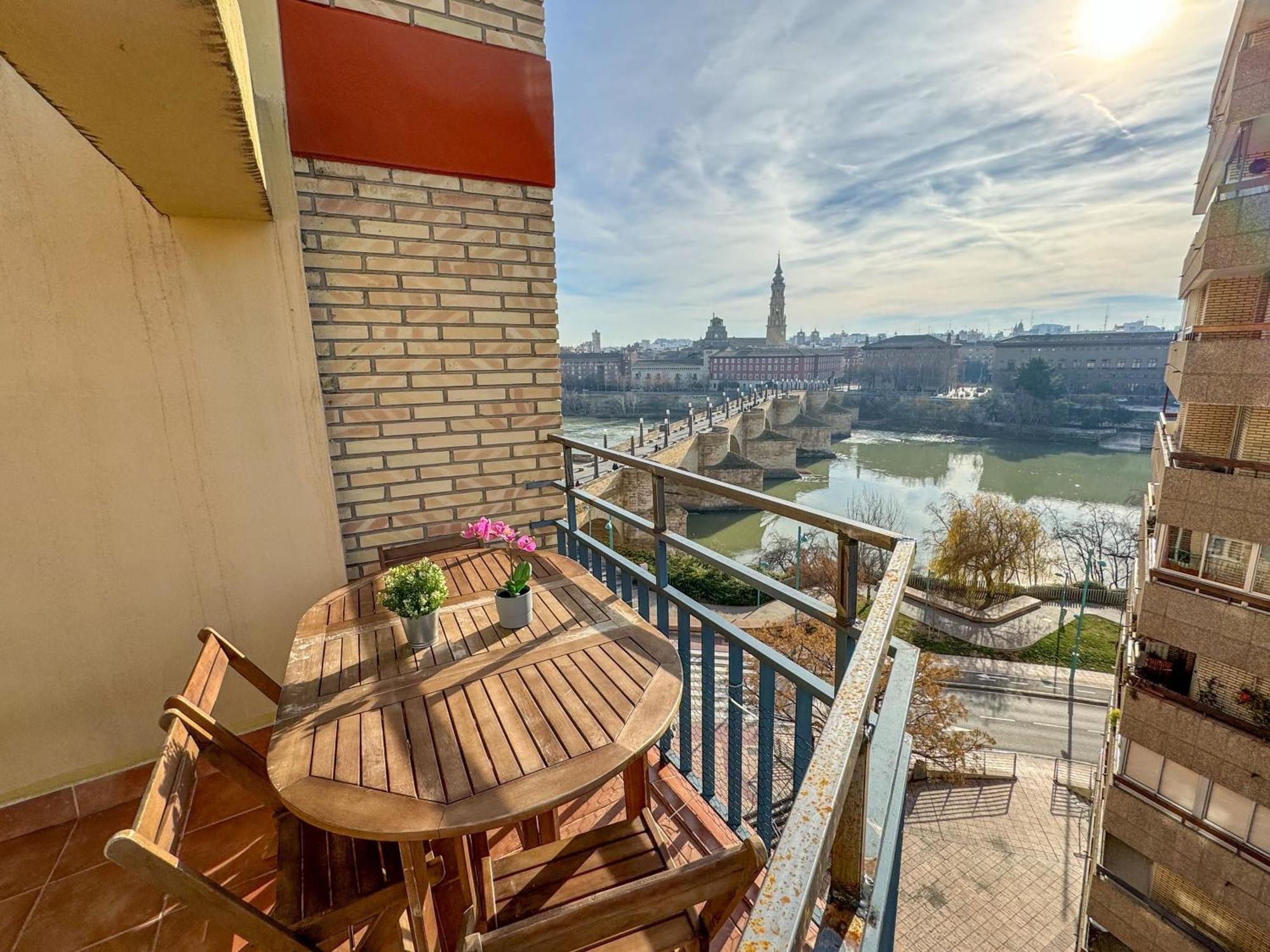 El Puente Del Pilar Comotucasa Zaragoza Exteriér fotografie