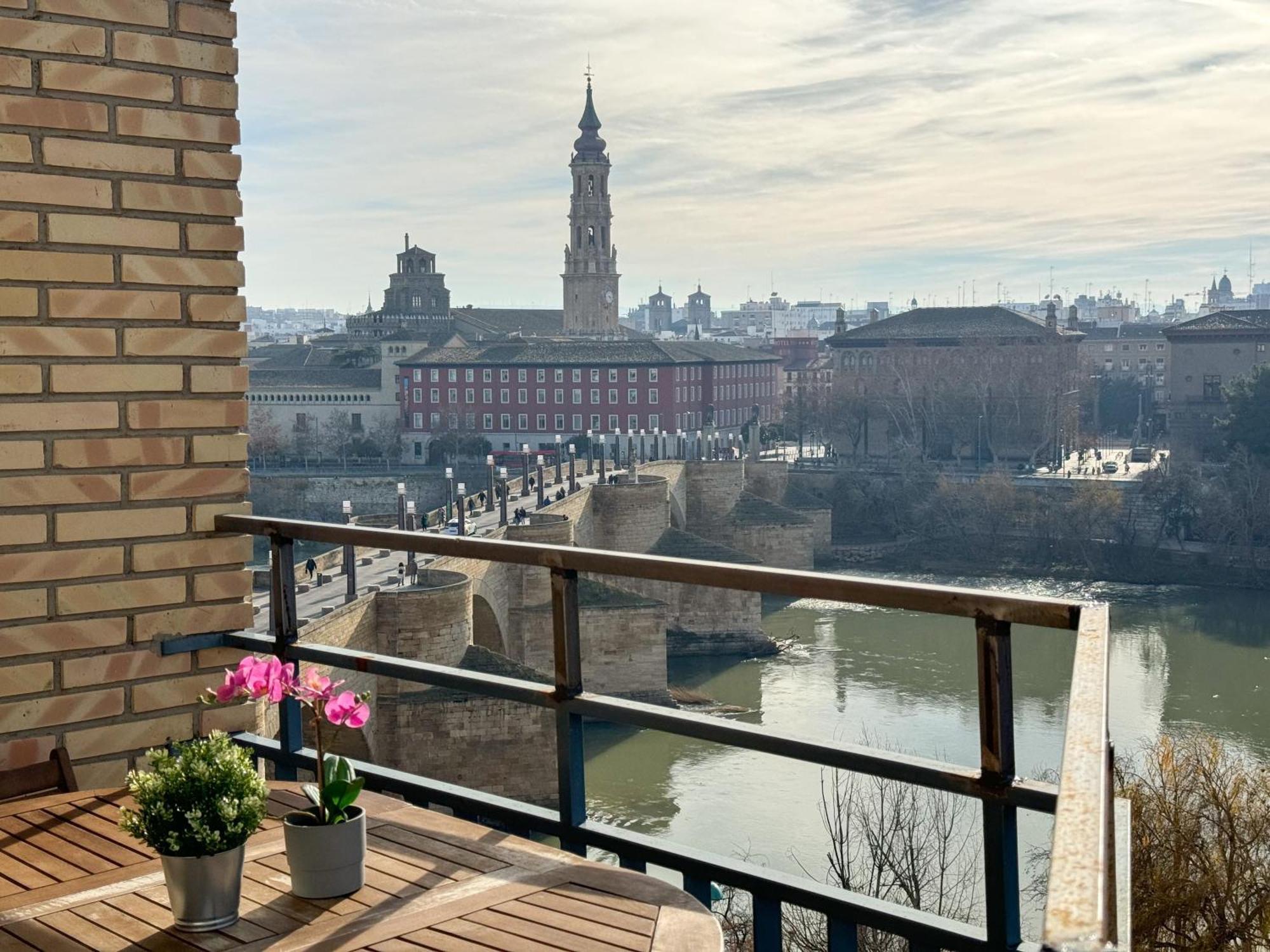 El Puente Del Pilar Comotucasa Zaragoza Exteriér fotografie