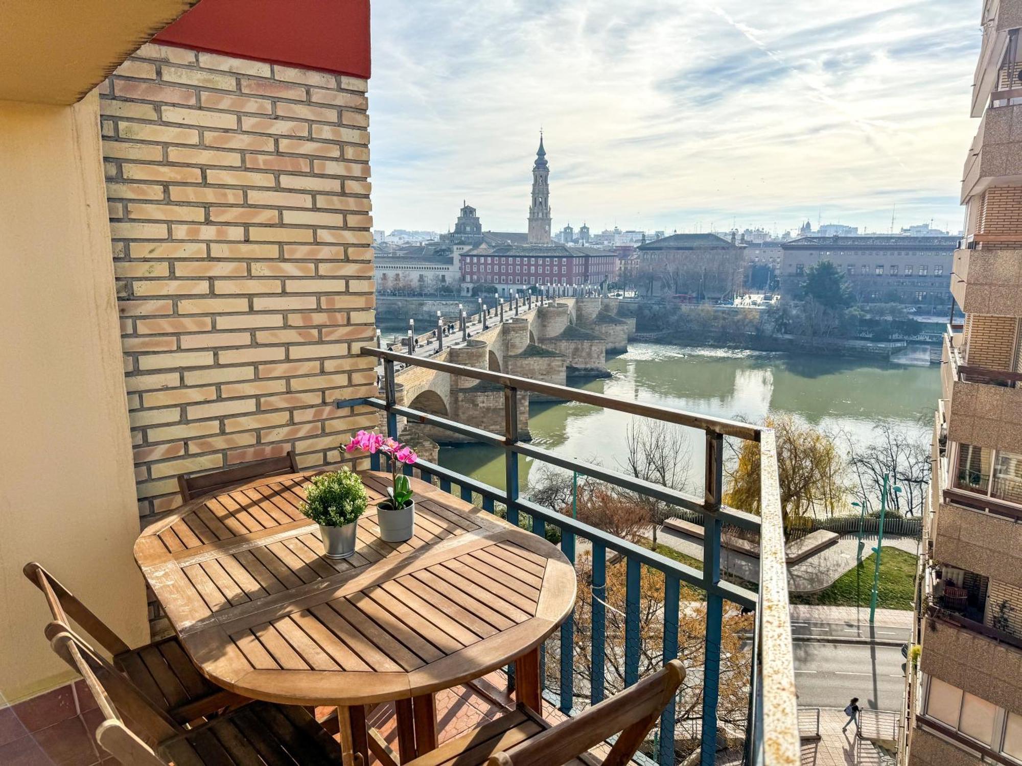 El Puente Del Pilar Comotucasa Zaragoza Exteriér fotografie