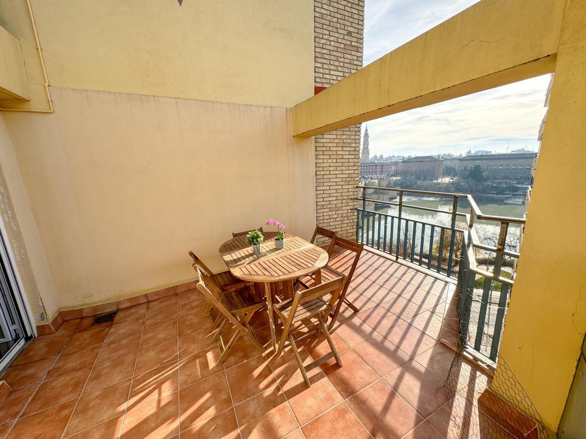 El Puente Del Pilar Comotucasa Zaragoza Exteriér fotografie